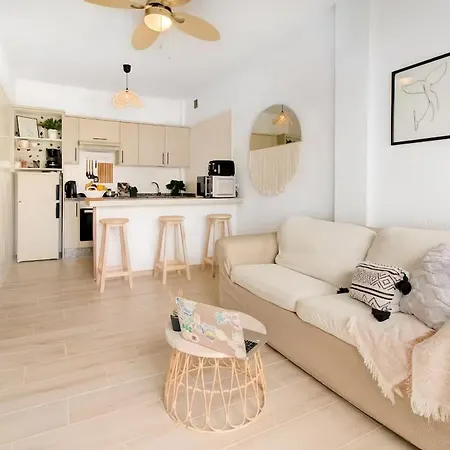 Sea View, 5min Beach, Wifi, Pool, Center, Dolphin Excursions, Kids Friendly Apartment Los Cristianos (Tenerife)