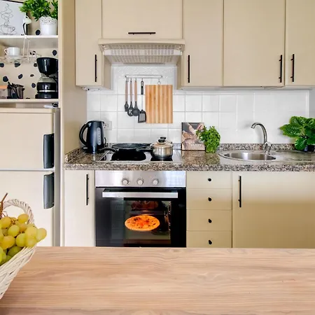 Sea View, 5min Beach, Wifi, Pool, Center, Dolphin Excursions, Kids Friendly Appartement Los Cristianos (Tenerife)