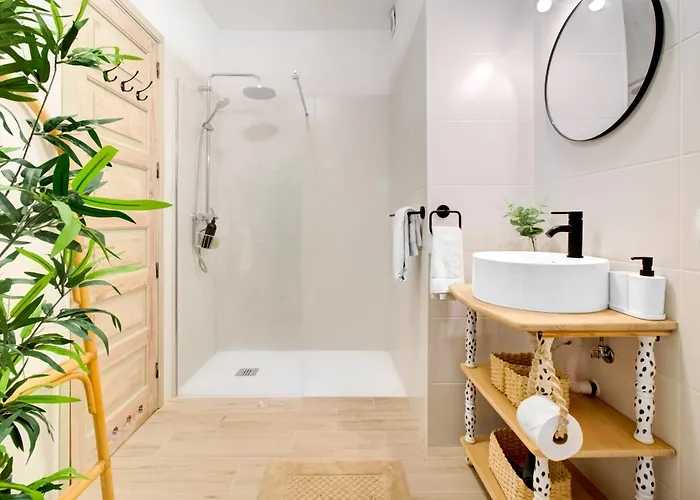 Appartamento Sea View, 5min Beach, Wifi, Pool, Center, Dolphin Excursions, Kids Friendly *