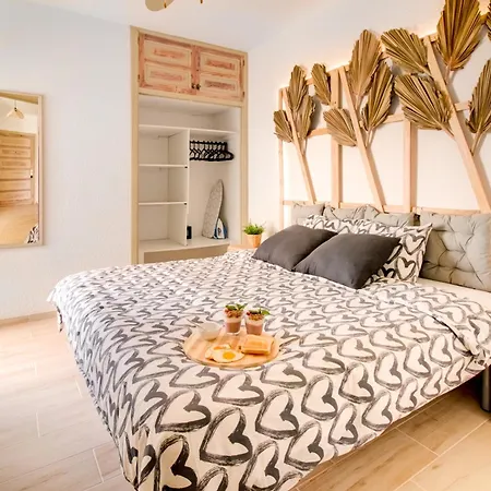 Sea View, 5min Beach, Wifi, Pool, Center, Dolphin Excursions, Kids Friendly Апартаменты
